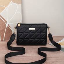 New Fashion Wave Embossed Chain Crossbody Bag, Shoulder Bag, Clutch, Envelope Bag - Black - View 4