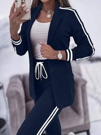 סט ז'קט ספורטיבי עם פסים צד ומכנסיים עם שרוך מותן לנשים