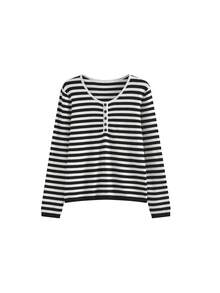 Autumn/Winter New Black & White Striped Crew Neck Long Sleeve Knit Sweater Tops For Women (Stripe Pattern Random) - Black and White Stripes - View 5