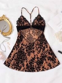 Seksowna koronkowa sukienka z odkrytymi plecami i dekoltem w kształcie litery Y, z haftem 3D