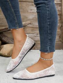 Women's Fashion Solid Color Lace Hollow Floral Pattern Pointed Toe Flat Slip-On Shoes, Comfortable Classic Versatile For All Seasons, Soft And Comfortable, Excellent Experience - White - View 4
