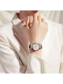 Versace Reloj de pulsera de cuarzo con correa de cuero elegante para mujer con caja de acero inoxidable para regalo de dama con esfera dorada - Negro - Ver 6