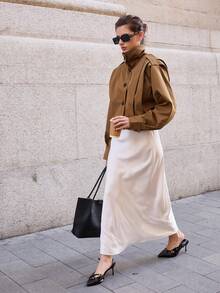 SE-HORE Women's Fashion Commuter Versatile Petite Version Elastic Satin Texture Skirt, Suitable For All Seasons - Beige