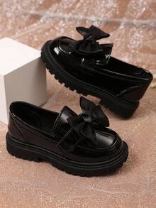 1 Pair Black Glossy Soft PU Bow Slip-On Children Loafers & Oxford Shoes, Solid Color Rubber Soft Sole Elevated Fashion Mid-Heel Shoes, Elegant British Style Princess Leather Shoes Suitable For 3-15 Years Old Girls Daily Casual, School, Holiday, Travel, Party, New Arrival Spring/Summer/Autumn/Winter 2025 - Black - View 4