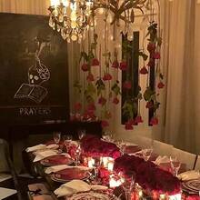 6 peças (5 Rosas Vermelhas + 1 Rolo de Linha Transparente) / 11 peças (10 Rosas Vermelhas + 1 Rolo de Linha Transparente), Decoração Floral Romântica de Rosas Vermelhas Penduradas, Acompanha 15M de Linha Transparente, Adequado para Arco de Casamento e Decoração de Teto, Chá de Panela, Decoração de Mesa para Festa do Dia dos Namorados, Tema de Princesa, Centros de Mesa de Casamento, Decoração de Bottom de Festa