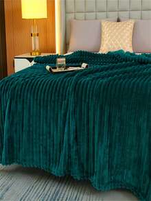 1 pieza Manta de peluche súper suave a rayas, decoración de dormitorio, piel de conejo falsa con corte a rayas anchas, decoración del hogar rosa, manta de franela de peluche de leche, Halloween, manta de siesta casual, regalo de Navidad, manta pequeña para siesta en la oficina, manta decorativa para la habitación - Verde Oscuro - Ver 11