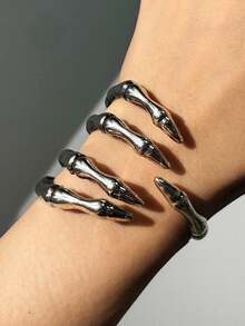 1 pieza Brazalete de mano de esqueleto hueco de diseño de nicho oscuro de estilo subcultura vintage Y2K plateado, adecuado para uso diario, fiesta, casual, accesorio de atuendo