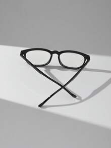 一副男士休闲基础款纯色方形时尚眼镜，适合日常阅读、校园生活穿搭和通勤上班。