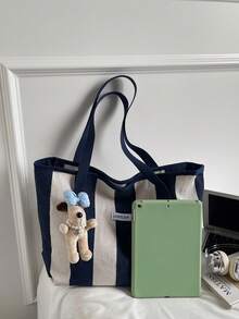 1 pieza Bolso de hombro a rayas para mujer, bolso de tela de gran capacidad con colgante de peluche de dibujos animados, adecuado para ir al trabajo, compras y uso en el campus - Azul - Ver 3