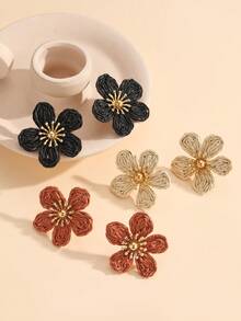 زوج من أقراط الأزهار اليدوية المنسوجة من الرافيا ذات 5 بتلات، أقراط زهرية متعددة الطبقات أنيقة، مجوهرات بطراز منعش للنساء