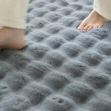 1 Stück grauer Teppich, seidiger Plüschteppich, flauschiger weicher Läufer, hergestellt aus Polarfleece - weich, glatt, bequem, leicht zu reinigen, warm, niedlich - ideal für Flur, Küche, Waschraum, Badezimmer, Studentenwohnheim, Sofa, Schlafzimmer, Wohnzimmer, Waschtisch, Stuhl, Teppich, moderner Teppich