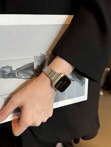 1条不对称金属表带，兼容 42mm、38mm、40mm、41mm、44mm、45mm、46mm、49mm直径，时尚智能手表替换表带，适用于Series Ultra2、Ultra SE2、SE 11、10、9、8、7、6、5、4、3、2、1，男女通用 - 銀色 - 查看 4