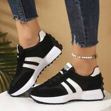 1 Pair Women's Casual Sneakers, 2025 New Arrivals, Hot Selling, Green Fashionable Thick-Soled Elevated Shoes, Versatile & Comfortable, Mustard Yellow, White, Black Color Options, Student Essential Sports Casual Shoes - 黑色 - 查看 4