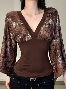 Áo thun cổ chữ V in họa tiết chắp vá, áo kiểu nữ tay cánh dơi ôm dáng cổ điển, trang phục phong cách Y2K những năm 2000, áo kiểu màu nâu thanh lịch độc đáo cho kỳ nghỉ xuân. - màu nâu - Xem 2