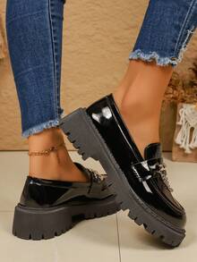 Women's Black Versatile Loafers, New Spring/Autumn Design With Shiny Soft PU, Chain & Button Decor, Round Toe, Flat, Suitable For Work & Commute, British Style