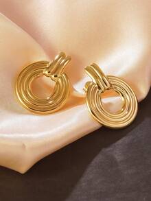 1 Pair Minimalist Fashion Geometric Hollow Stainless Steel Stud Earrings, Suitable For Women's Daily Wear And Party Occasions