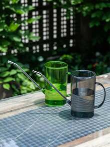 一个刻度喷壶，室内植物浇水壶，花园浇水壶，塑料浇水壶，长嘴浇水壶，带刻度，方便监测水位，必备园艺工具。适用于室内植物、花卉和多肉植物，有 1 升和 1.5 升两种规格。 - 彩色 - 查看 12