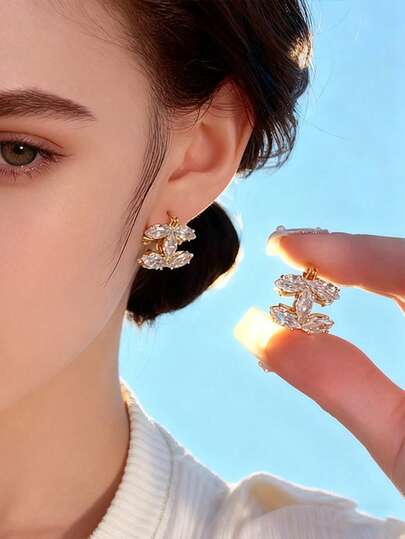 أقراط فراشة فاخرة من البلور - تصميم مطلي بالذهب عيار 18 قيراط، زركونيا لامعة، جذابة وعملية للسهرات