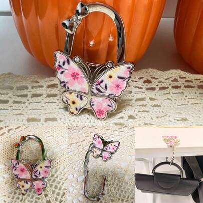 1PC Folding Hanging Hook Shiny Butterfly Shaped Hanger Hook Purse Hanger For Tables Desk Office Home Compact Portable Space-Saving Organizer For Handbags Purses Totes Wallets Keys And Small Accessories Durable Lightweight Easy-Close Design Keeps Surfaces Clean And Clutter-In Living Room Bedroom Workspace Entryway Adds A Bit Of Gleaming Charm To Your Decor