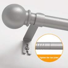 Bộ giá đỡ thanh rèm 0.63 inch, đầu trang trí hình cầu nhỏ đa năng cổ điển, có sẵn màu vàng và bạc. Phù hợp với nhiều loại cửa sổ, dễ lắp đặt và bền bỉ. Lý tưởng cho phòng ngủ, nhà bếp, phòng khách, phòng ăn, văn phòng hoặc không gian cho thuê. Thiết kế tối giản, hiện đại, nhẹ nhàng! Trang trí cổ điển, vẻ ngoài hiện đại, kim loại chất lượng cao, giá đỡ chắc chắn, phụ kiện rèm cửa, dễ lắp đặt, phù hợp cho căn hộ và người thuê nhà. - Bạc - Xem 5