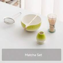 Ensemble traditionnel japonais Matcha, outils de couleur dégradée Matcha : bol à thé en céramique, support, fouet, cuillère et tamis à Matcha - parfait pour les cérémonies authentiques de Matcha