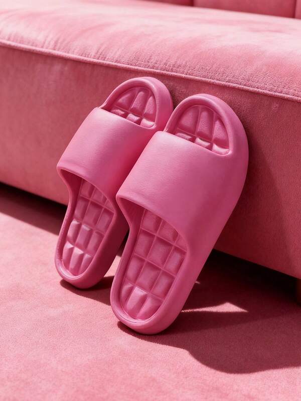 Pantufas simples de EVA xadrez, pantufas confortáveis de sola grossa para banheiro femininas, uso interno, uso externo para casais, verão