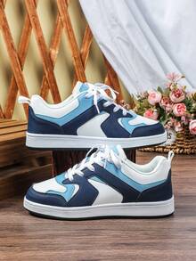 White And Blue Contrast Casual Men's Skate Shoes, Round-Toe Low-Top Lace-Ups With A Stylish, Classic Look. Dark Blue Accents Make Them Perfect For Work, Commuting, Traveling, Dates, Business-Casual Occasions, Or Year-End Parties. Great For New Year, Christmas, Or Birthday Gifts.