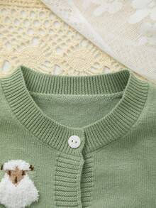 Mjuk och bekväm stickad rundhalsad kofta för babyflicka med söt lammfleecebroderi - Kadettblå - Visa 3