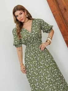 A&DD MODA, REF: 165 Women's Short-Sleeved Floral Dress With Pleated Elastic And A Ruffled Hem. Brazilian Ribbed Style, Ideal For Dances, Conferences, And Formal Events. The Dress Is Fitted To The Body And Made Of Smooth Fabric. - 墨綠色 - 查看 5