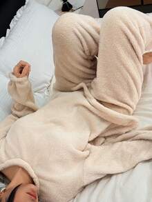 2pcs Simple Flannel Sleepwear Set - Plush Fleece Solid Crew Neck Long Sleeve Top And Elastic Waist Pants, Warm And Comfortable Loungewear For Women, Autumn/Winter,Two Pieces Set, Fall Winter Clothes, Cozy Outfit, Fluffy Pajama