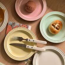 1 pieza Plato de cena de 20 cm con estilo nórdico y relieve de letras en crema, decoración del hogar romántica, sorpresa del Día de San Valentín, regalo romántico, regalo para ella/él, plato para bistec, plato de postre/pastel de alta estética, vajilla de cocina, plato de servir para panadería y cafetería, adecuado para bodas, cumpleaños, fiestas, banquetes, y como accesorio fotográfico