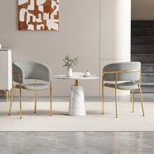 Grau + Metall & Holz