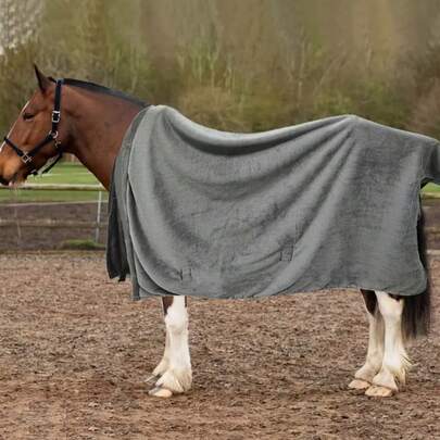 1 pieza Manta suave de felpa gris para caballos, resistente al viento y a los insectos, con tirantes ajustables y cierre de hebilla de , adecuada para razas grandes, abrigo de invierno para caballos