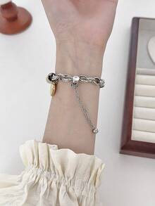 1 件新款时尚女士少女心爱心吊坠金属手表手链兼容 表带系列 11 10 9 8 7 6 5 4 3 2 1 38 毫米 40 毫米 41 毫米 42 毫米 44 毫米 45 毫米 46 毫米 49 毫米 Ultra 1/2/3 SE 腕带可替换表带，是送给女朋友、朋友和家人的最佳礼物，适合情人节、生日和母亲节（仅表带） - 銀色 - 查看 8