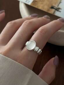 1 pieza Anillo abierto ajustable elegante y de lujo personalizado con diseño de malla hueca y luz de luna, para mujer