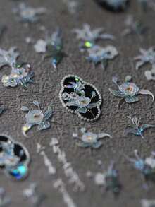 1pc Vintage Baroque Pearl Lily Flower 3D Embossed Nail Art Sticker, Elegant Shell Floral Decal For Home Or Nail Salon, DIY Nail Art Supplies For Women And Girls, Holiday Gift