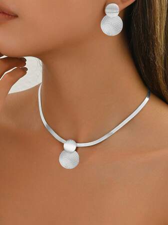 3 piezas Conjunto de joyería de collar elegante + aretes para mujeres, cadena plana de serpiente dorada de moda, diseño de colgante geométrico en espiral y redondo, collar choker para uso diario, vacaciones, todas las estaciones, accesorios de regalo de alta gama