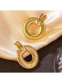 1 Pair Minimalist Fashion Geometric Hollow Stainless Steel Stud Earrings, Suitable For Women's Daily Wear And Party Occasions