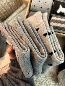 1/5 双随机女士彩色条纹卡通爱心、熊、狗图案保暖复古可爱中筒袜