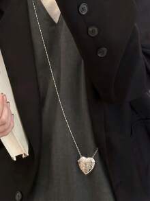 1pc Minimalist Fashion Long Heart-Shaped Pendant Necklace, Suitable For Sweater Chain