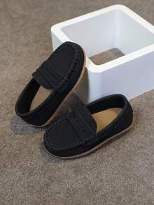 1 双儿童纯色软底乐福鞋，防滑轻便正式派对正装鞋，适合幼儿男孩，易穿脱设计 - 黑色 - 查看 13