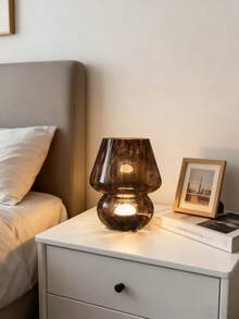 1 pieza Lámpara de mesa con diseño de hongo lindo, patrones a rayas y de lunares, alimentada por USB, ajuste de luz de tres colorBodyerpo de lámpara de vidrio, adecuada para dormitorio, sala de estar, oficina, estudio, lámpara de decoración de habitación, luz nocturna LED, lámpara, decoración de dormitorio, decoraciones navideñas