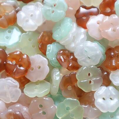 10/20/30 قطعة أزرار صغيرة على شكل زهرة رباعية البتلات أو شبيهة بالياقوت الأخضر ذات عينين للقميص والكارديجان والسترة، للزينة والديكور اليدوي