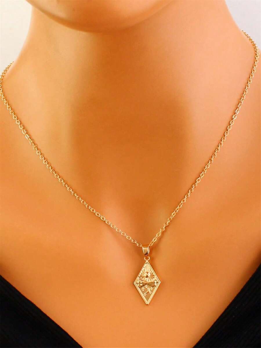 1pc Retro Geometric Personalized Pendant Necklace With Diamond-Shaped Embossed Sun And Moon Pendant For Women