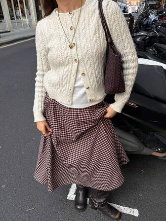 Christmas HoloChill Women Young Influencer Casual Style Contrast Color Button Round Neck Cable Knit Cardigan, New Arrival Autumn/Winter 2025