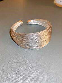 1pc Exaggerated Hollow Openwork Multilayer Textured Bracelet, Luxurious Craftsmanship, Vintage Artistic Style