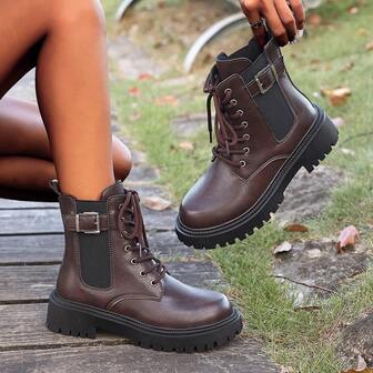 Nieuwe herfst/winter Chelsea-laarzen voor dames (2025), platte laarzen met rits aan de zijkant in Britse stijl, puntige neus, smokekleurige laarzen, modieuze veterlaarzen, enkellaarsjes met ronde neus en dikke zool