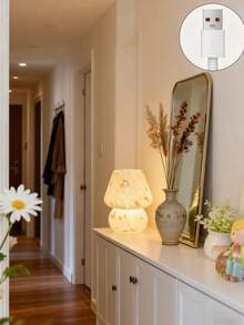 1 pieza Lámpara de mesa con diseño de hongo lindo, patrones a rayas y de lunares, alimentada por USB, ajuste de luz de tres colorBodyerpo de lámpara de vidrio, adecuada para dormitorio, sala de estar, oficina, estudio, lámpara de decoración de habitación, luz nocturna LED, lámpara, decoración de dormitorio, decoraciones navideñas