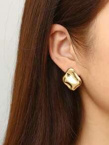 1 par de pendientes asimétricos cuadrados con textura martillada de acero inoxidable, adecuados para el uso diario o el transporte de moda de las mujeres