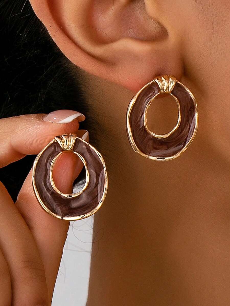 1 par de pendientes asimétricos de esmalte metálico